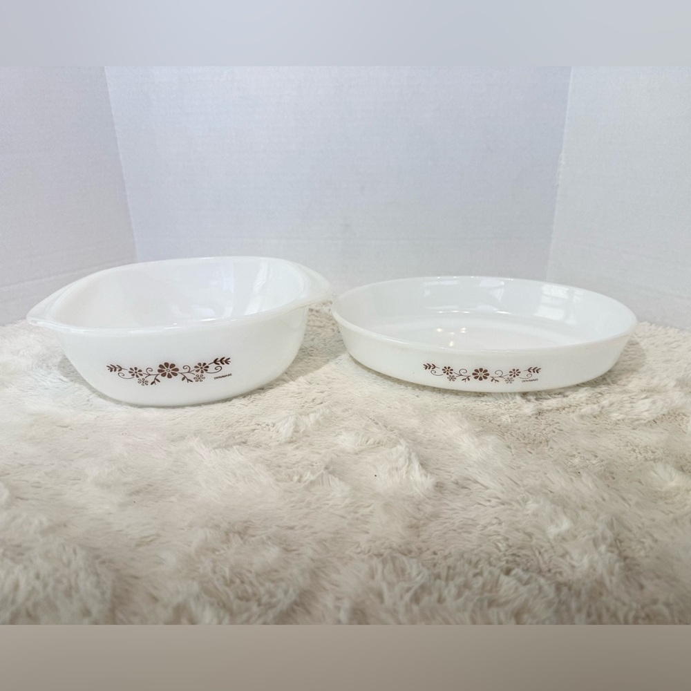2~VTG Dynaware Pyr-O-Rey brown Crazy  Daisy milk glass casserole dishes